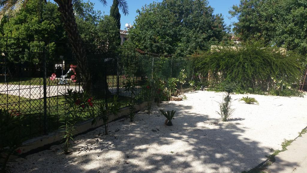 Faneromeni Court Apartment Paphos ภายนอก รูปภาพ