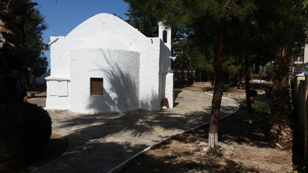 Faneromeni Court Apartment Paphos ภายนอก รูปภาพ