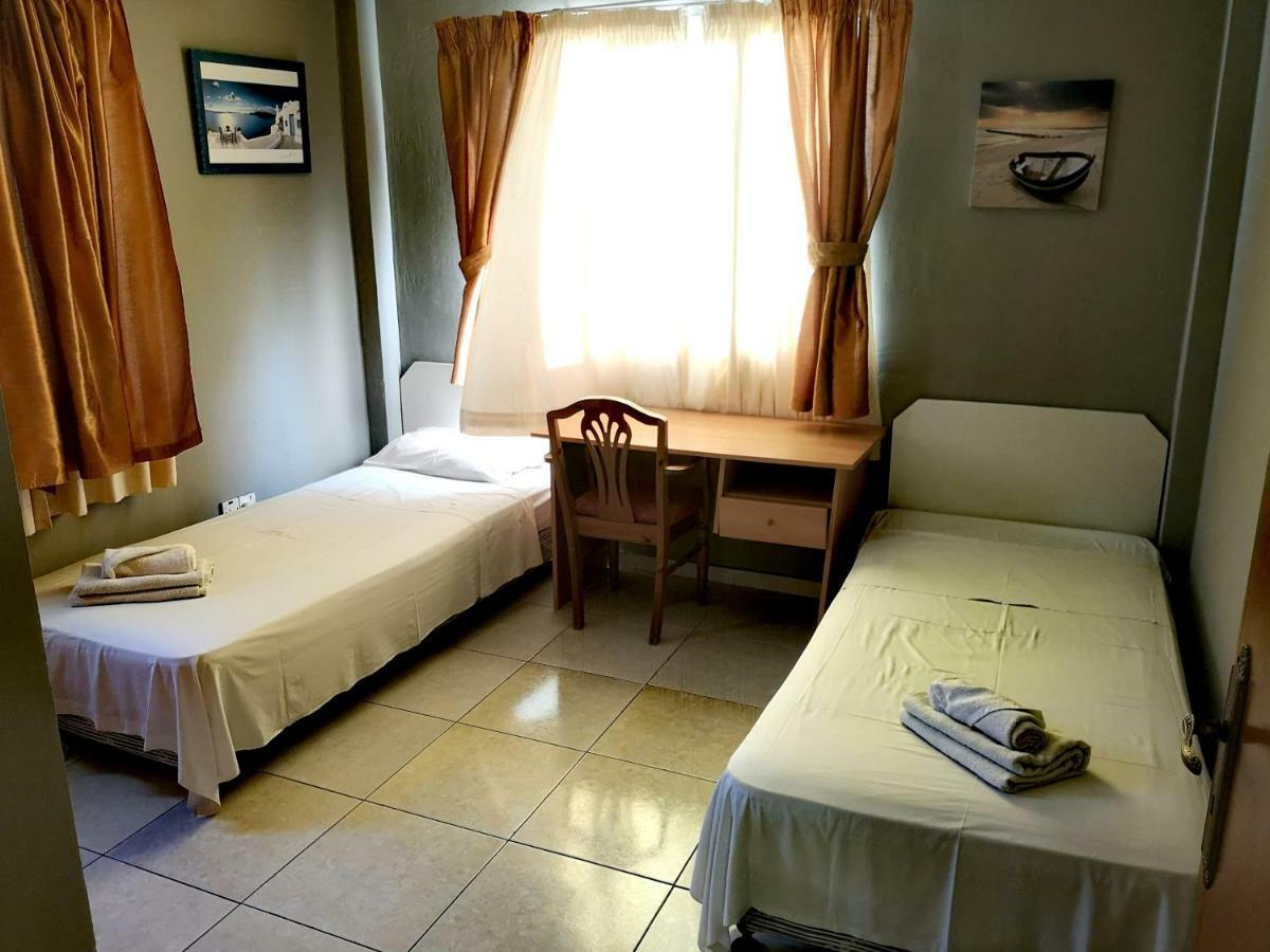 Faneromeni Court Apartment Paphos ภายนอก รูปภาพ