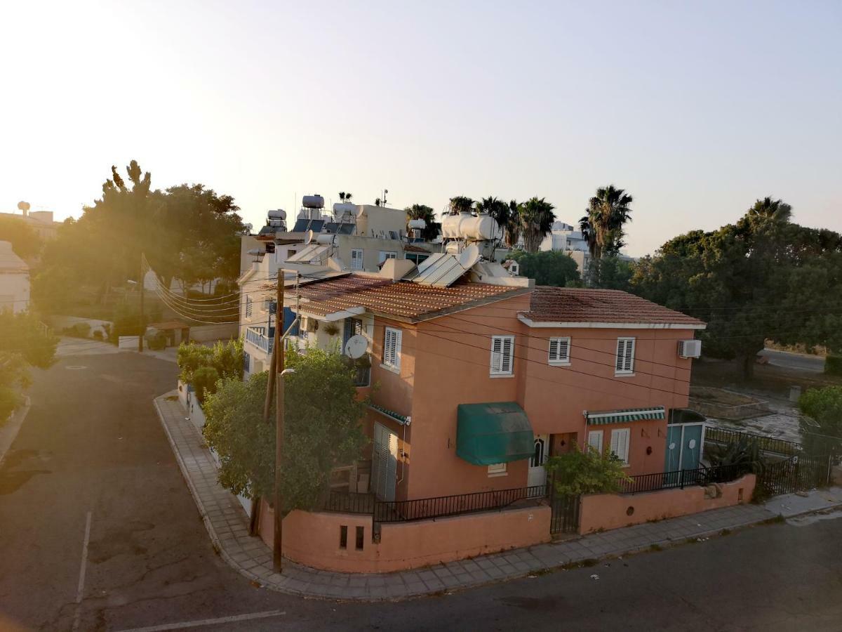 Faneromeni Court Apartment Paphos ภายนอก รูปภาพ