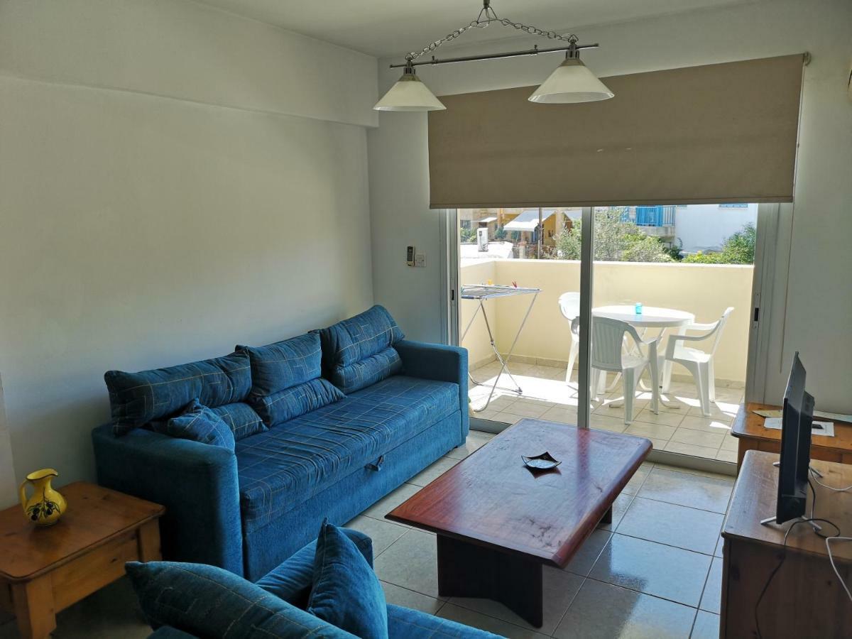 Faneromeni Court Apartment Paphos ภายนอก รูปภาพ