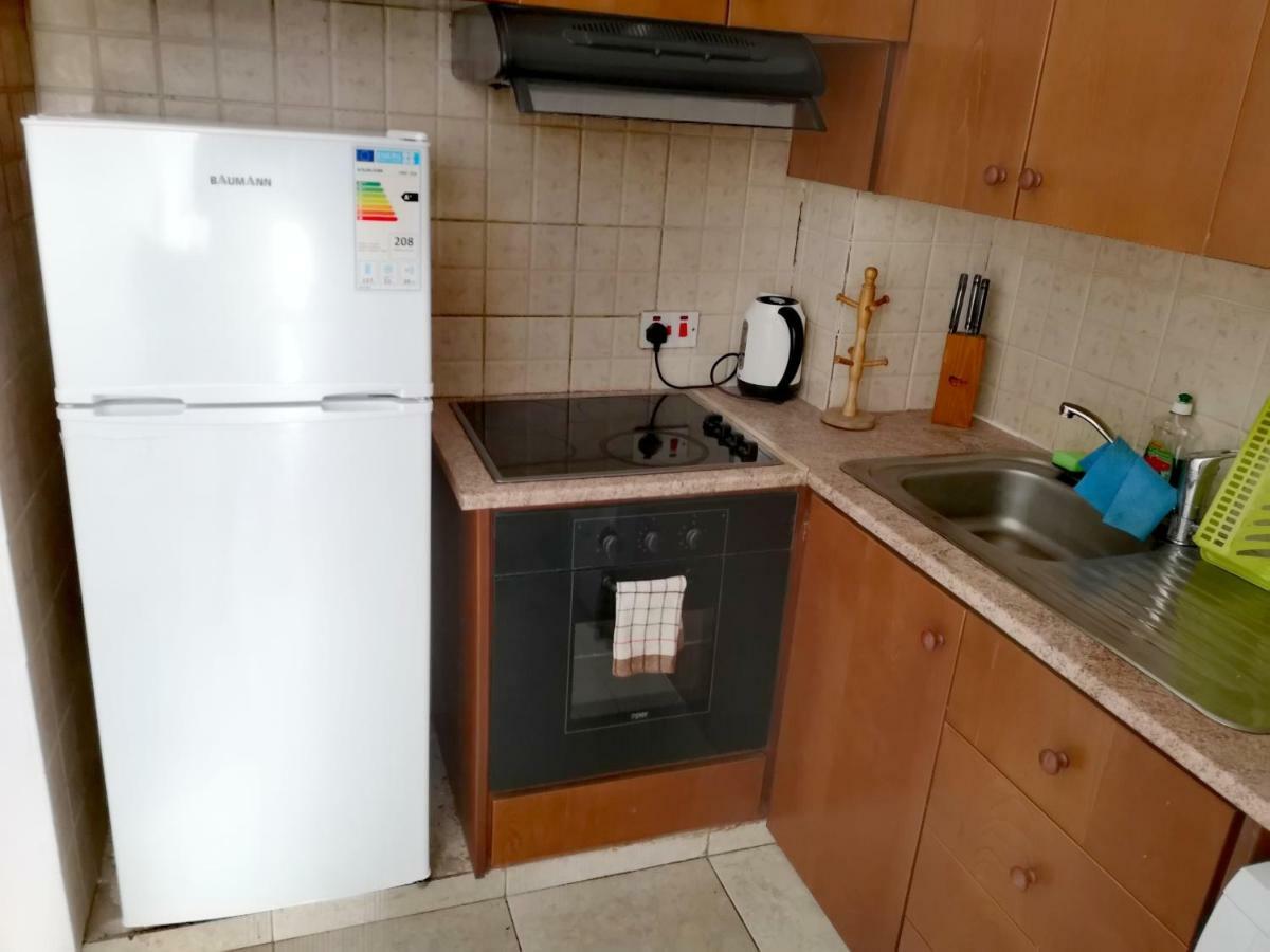 Faneromeni Court Apartment Paphos ภายนอก รูปภาพ