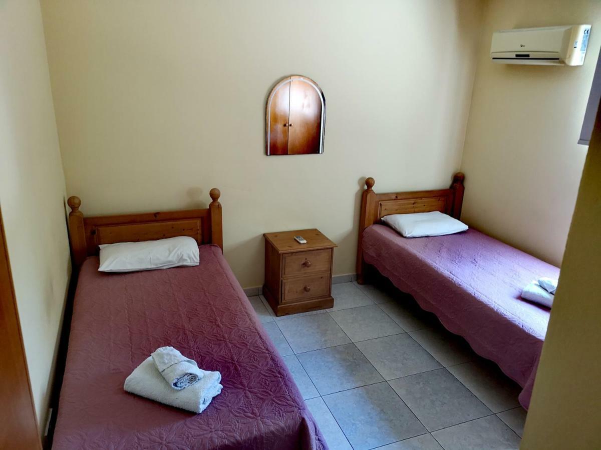 Faneromeni Court Apartment Paphos ภายนอก รูปภาพ