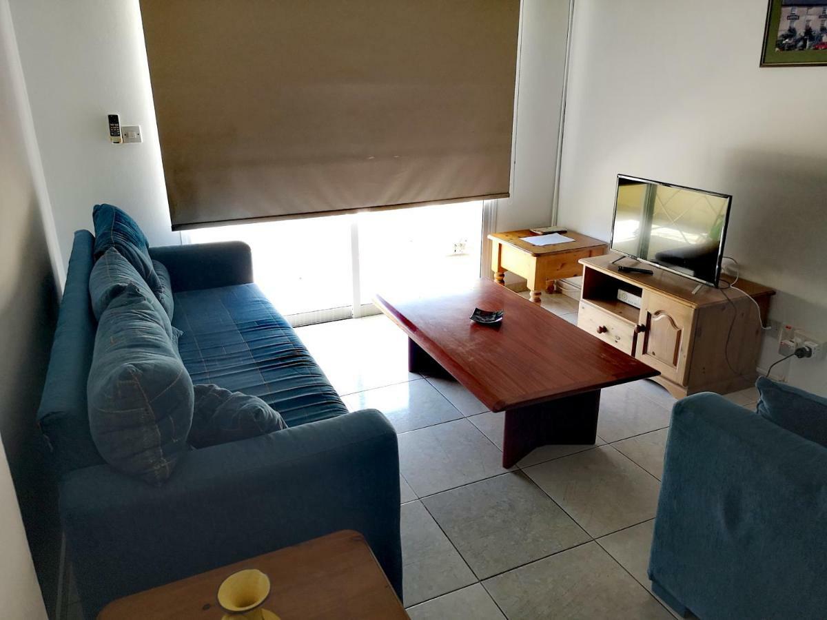 Faneromeni Court Apartment Paphos ภายนอก รูปภาพ