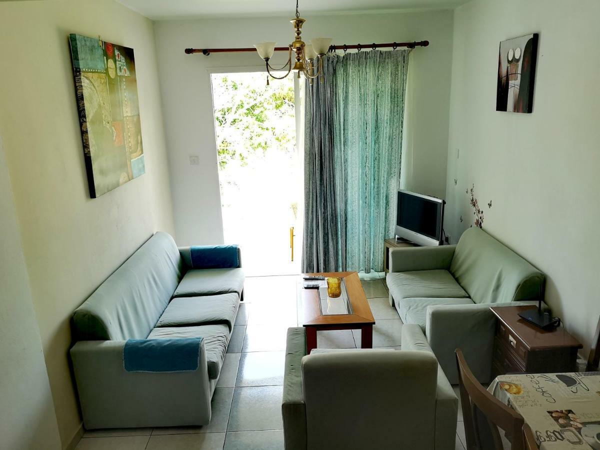 Faneromeni Court Apartment Paphos ภายนอก รูปภาพ