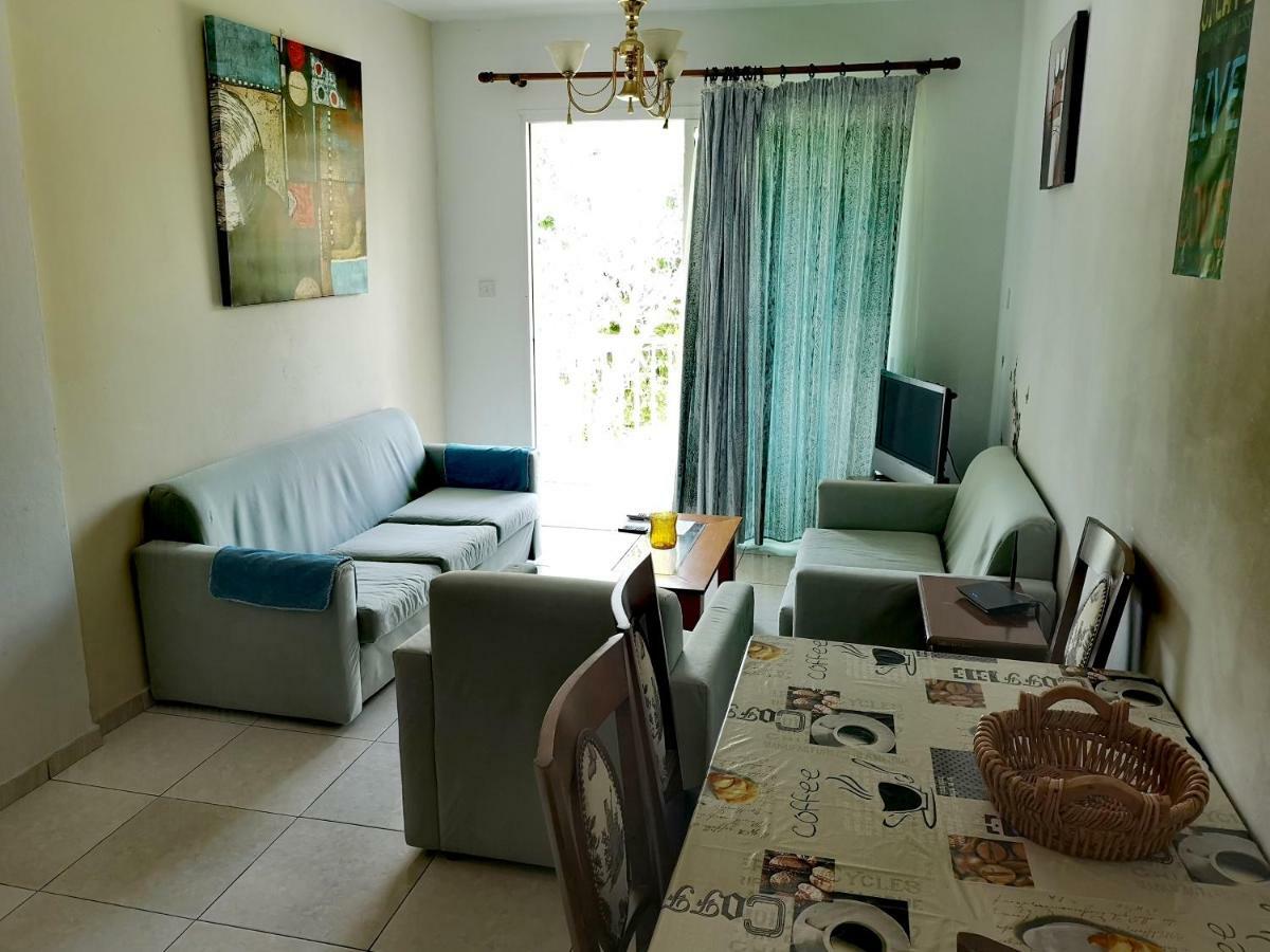 Faneromeni Court Apartment Paphos ภายนอก รูปภาพ